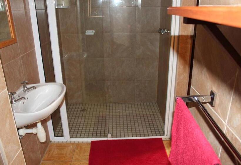 استودیو خانوادگی, The Timeless Way Self Catering Accommodation