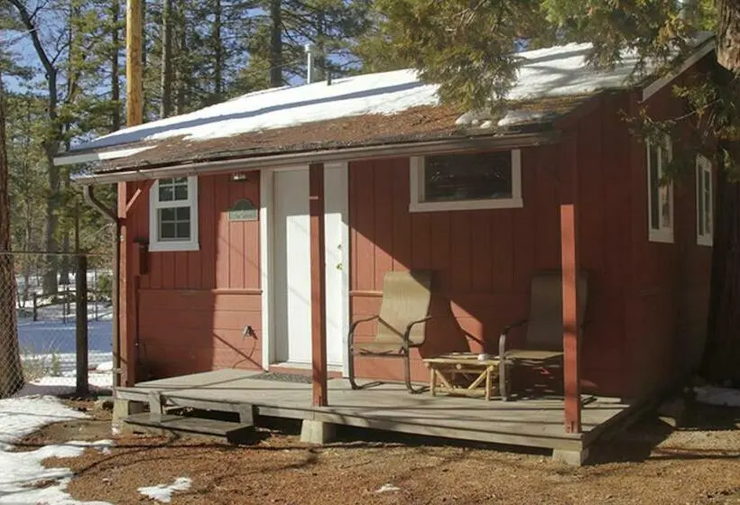 デラックスバンガロー, Silver Pines Lodge