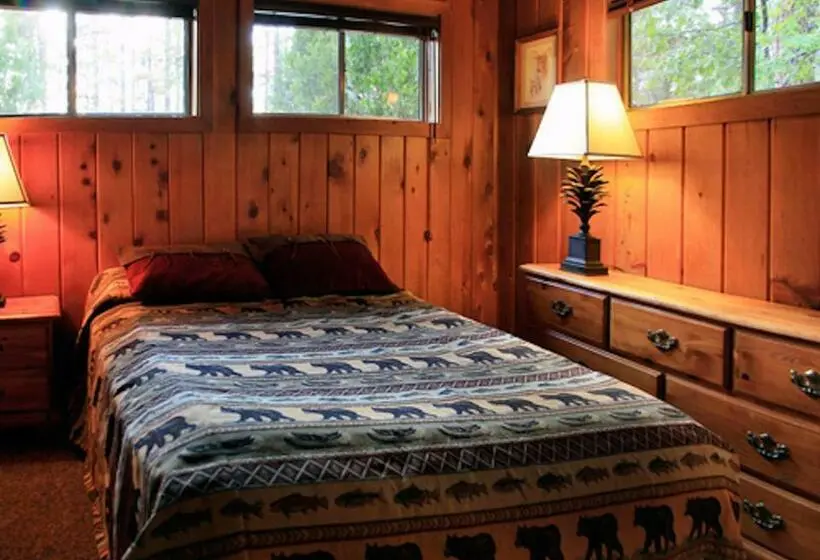 デラックスバンガロー, Silver Pines Lodge