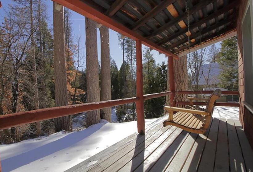 디럭스 방갈로, Silver Pines Lodge