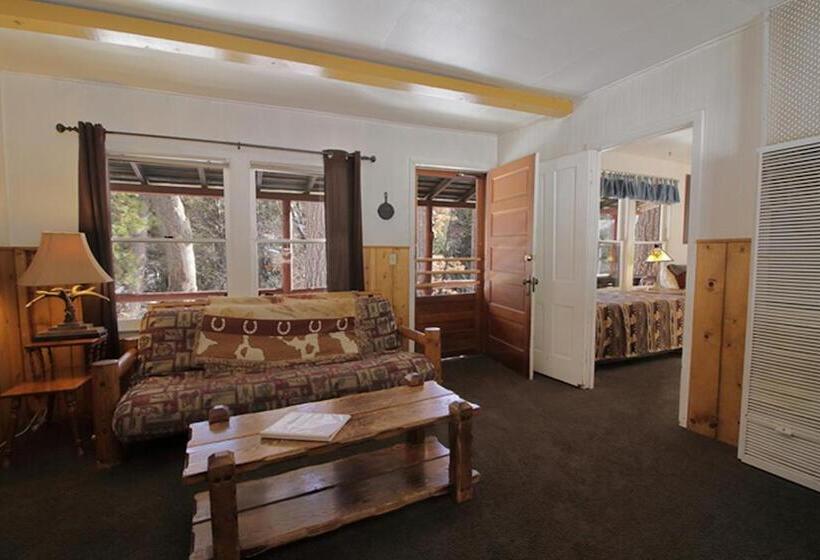 디럭스 방갈로, Silver Pines Lodge