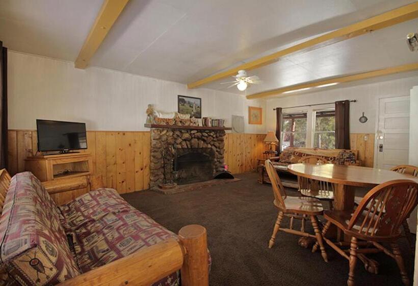 디럭스 방갈로, Silver Pines Lodge