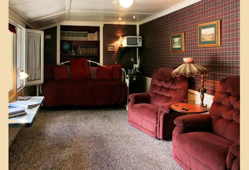 スイート, Silver Pines Lodge