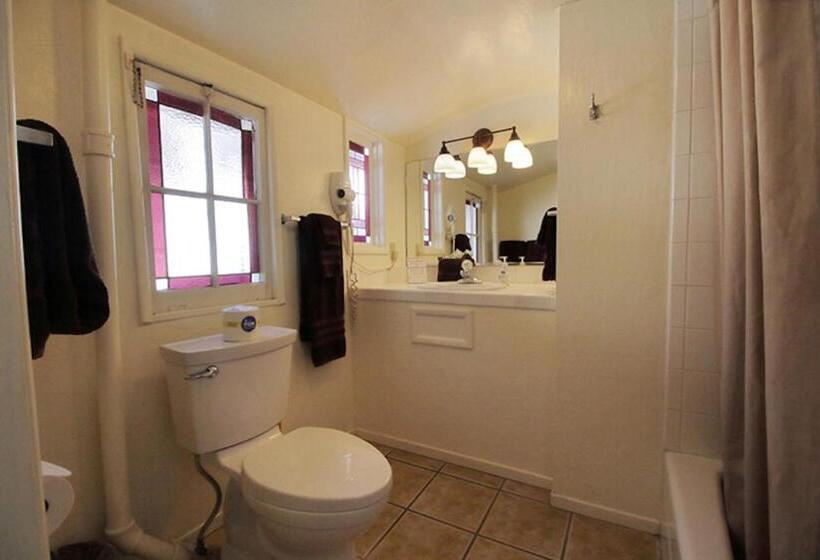 스위트, Silver Pines Lodge