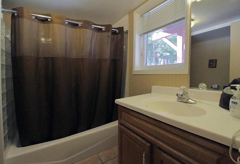 디럭스 스위트, Silver Pines Lodge