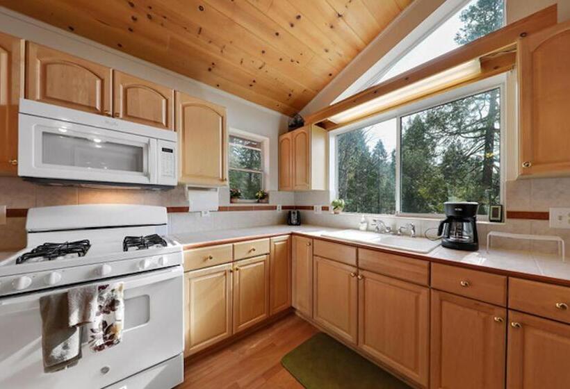 샬레, Silver Pines Lodge