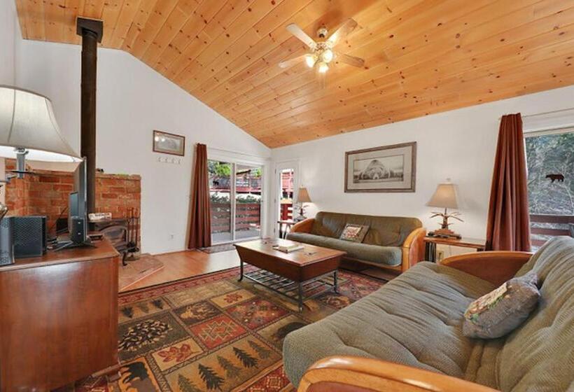 샬레, Silver Pines Lodge