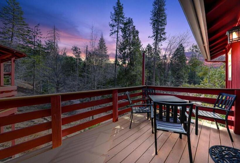 샬레, Silver Pines Lodge