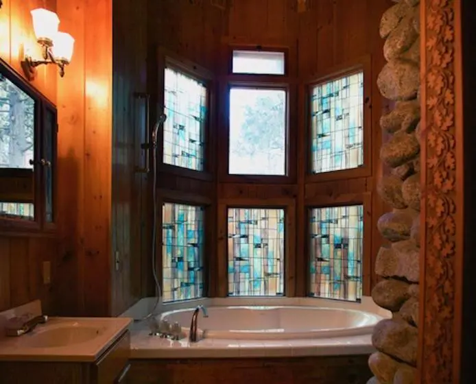 キングサイズベッドのスイートルーム, Silver Pines Lodge