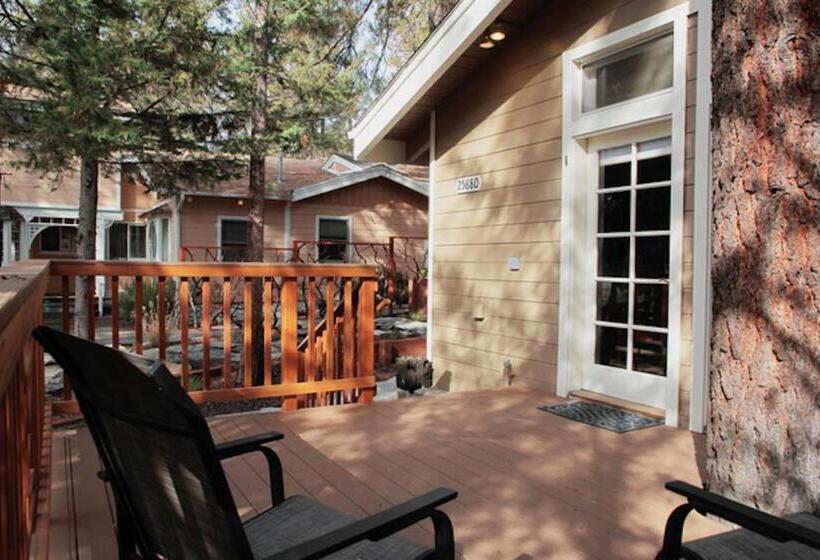 스위트 킹사이즈 침대, Silver Pines Lodge