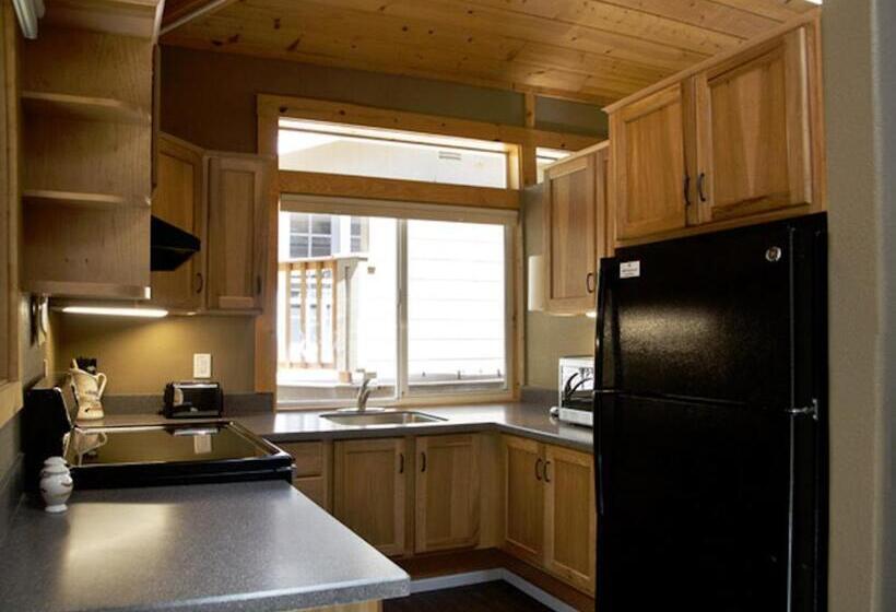 디럭스 스위트 킹 침대, Silver Pines Lodge