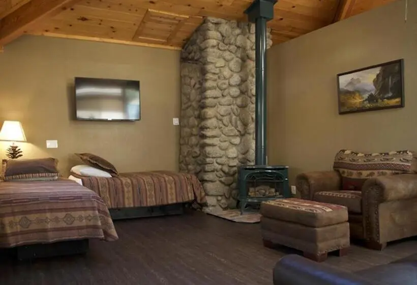キングサイズベッドのデラックススイート, Silver Pines Lodge
