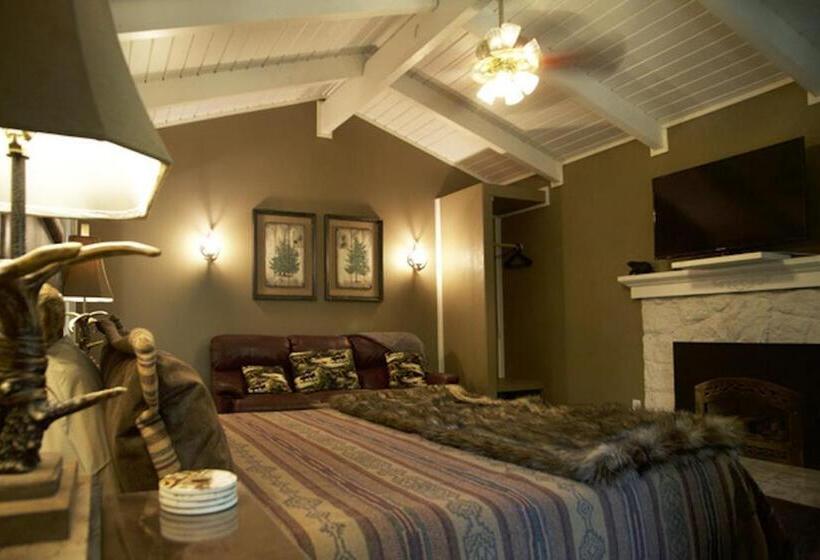 디럭스 스위트 킹 침대, Silver Pines Lodge