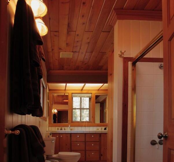 샬레, Silver Pines Lodge