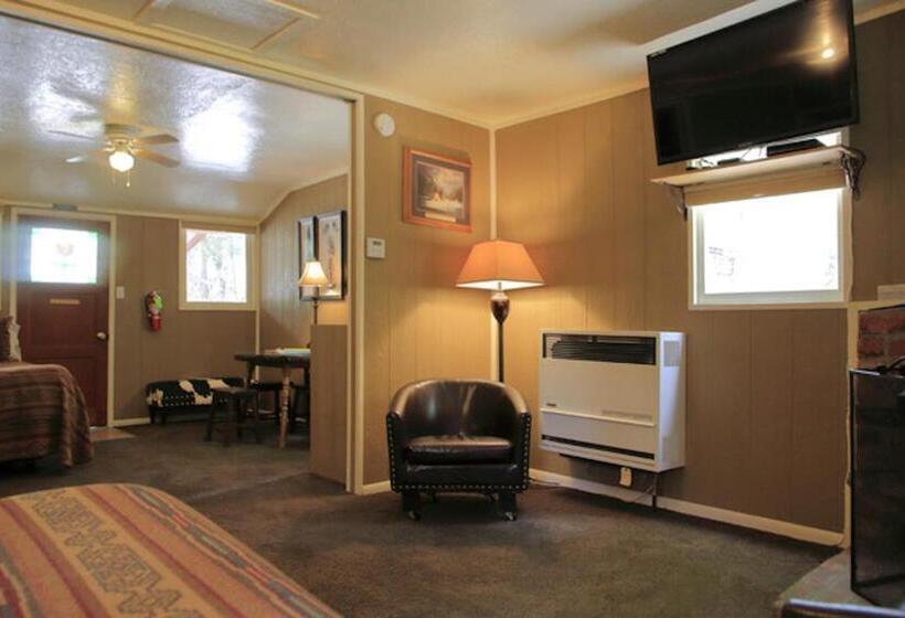 스위트, Silver Pines Lodge
