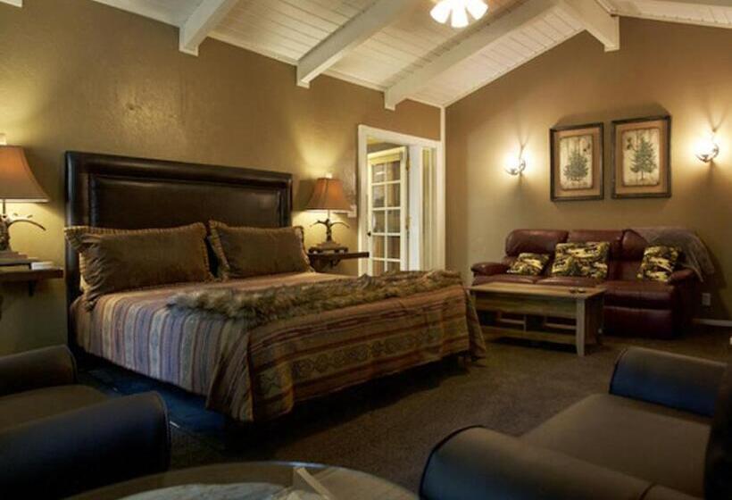 디럭스 스위트 킹 침대, Silver Pines Lodge