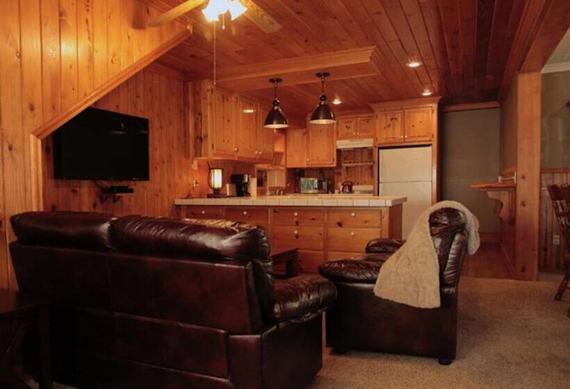 샬레, Silver Pines Lodge