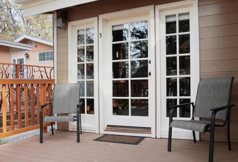 스위트, Silver Pines Lodge