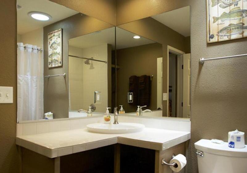 스위트 킹사이즈 침대, Silver Pines Lodge