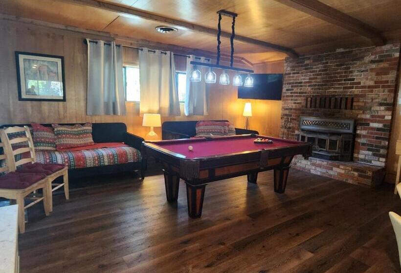 침실 3개 주택, Silver Pines Lodge