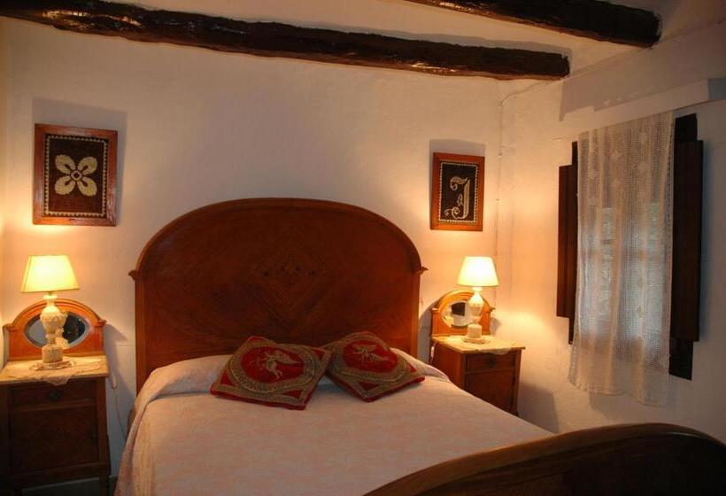 غرفة قياسية, Habitaciones Con Encanto Cal Alejandro