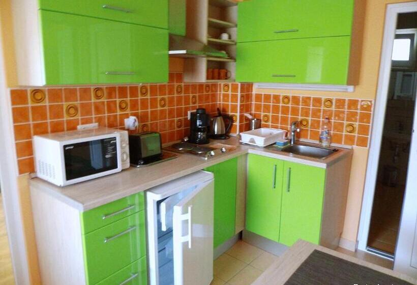 Апартаменты Deluxe 1 Спальня, Eszter Apartman