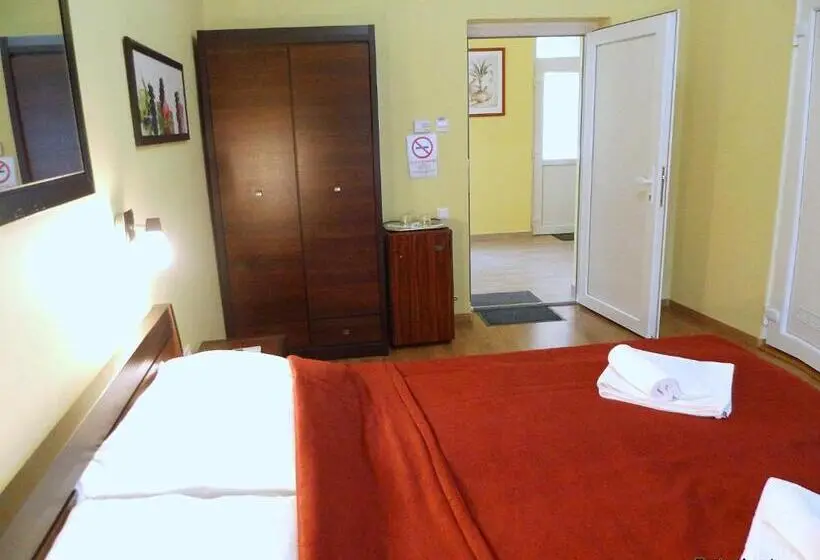 デラックスルーム, Eszter Apartman