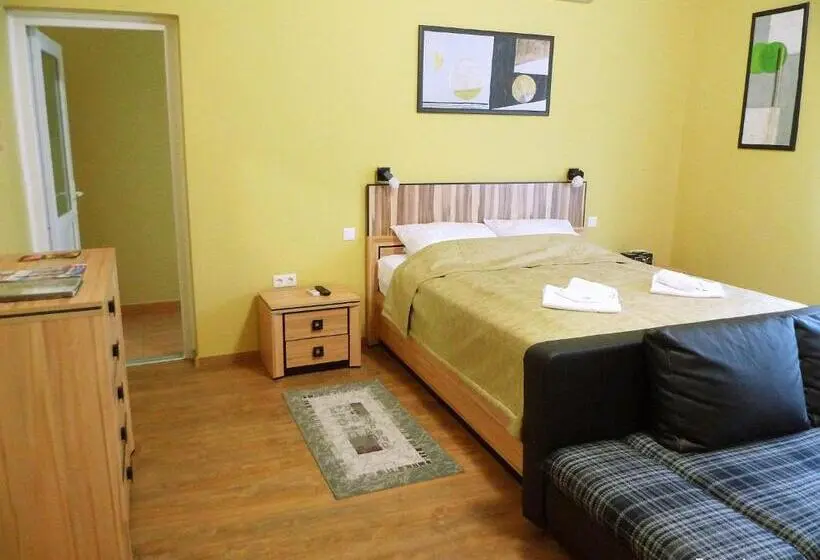 １ベッドルームアパートメント, Eszter Apartman