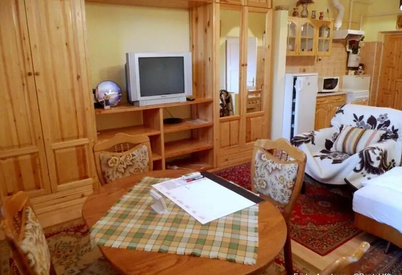 １階の１ベッドルームアパートメント, Eszter Apartman