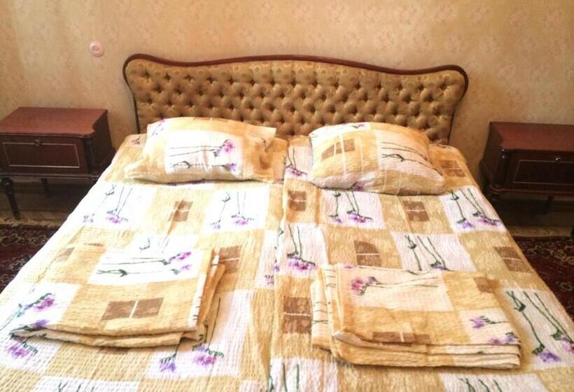 اتاق اکونومی, Guest House Deda Lali