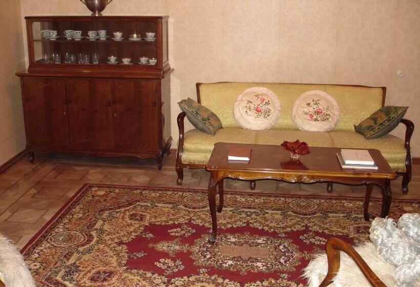 اتاق اکونومی, Guest House Deda Lali