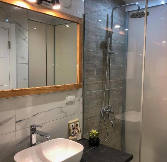 استودیوی استاندارد, Guesthouse Dabić