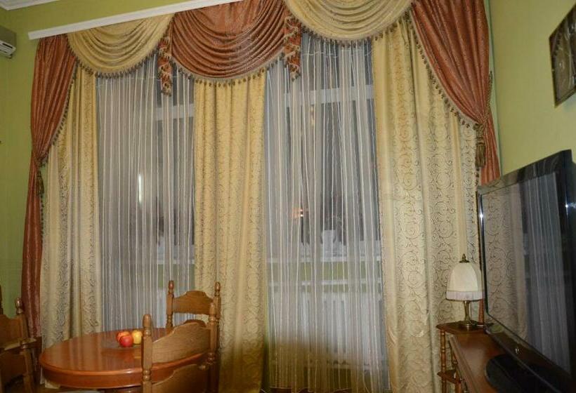 سوییت جونیور, Knaus Apartments