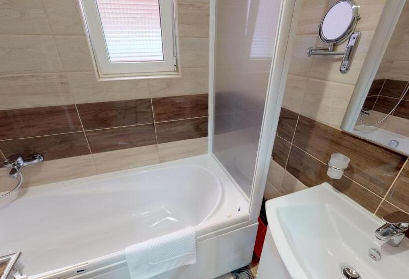 استودیوی استاندارد, Villa Bojana