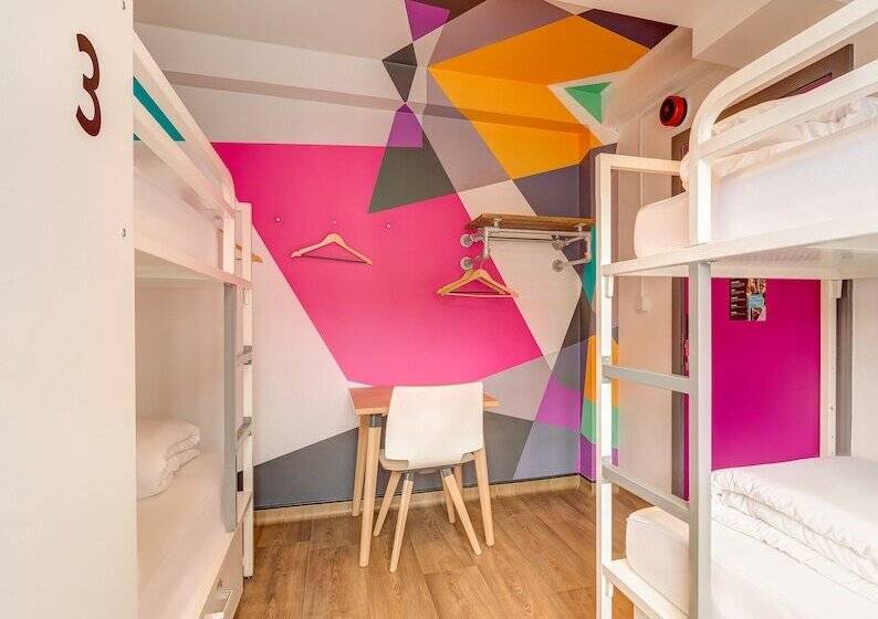 バス共有のスタンダードルーム, Generator London