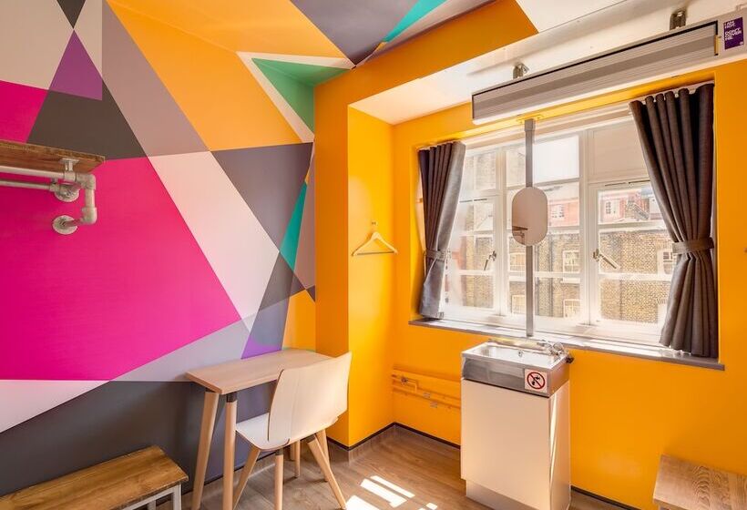 スタンダードルーム, Generator London