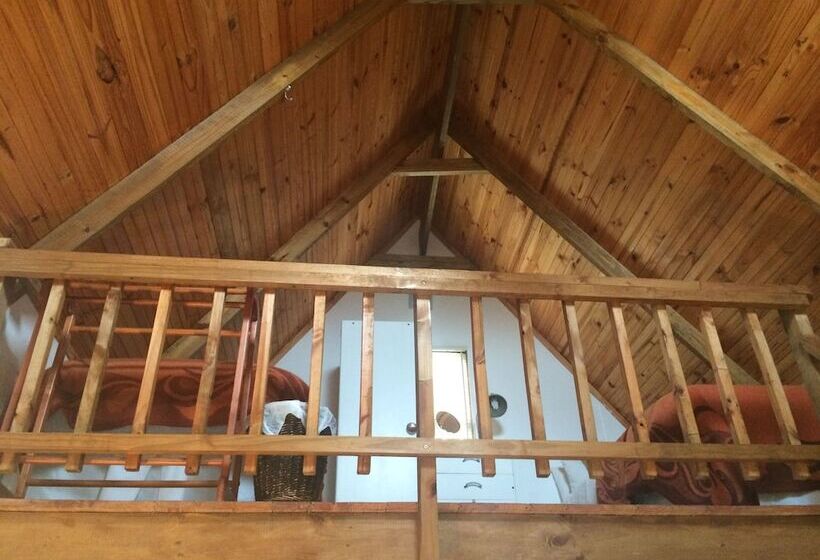 小室, A Stone S Throw Accommodation