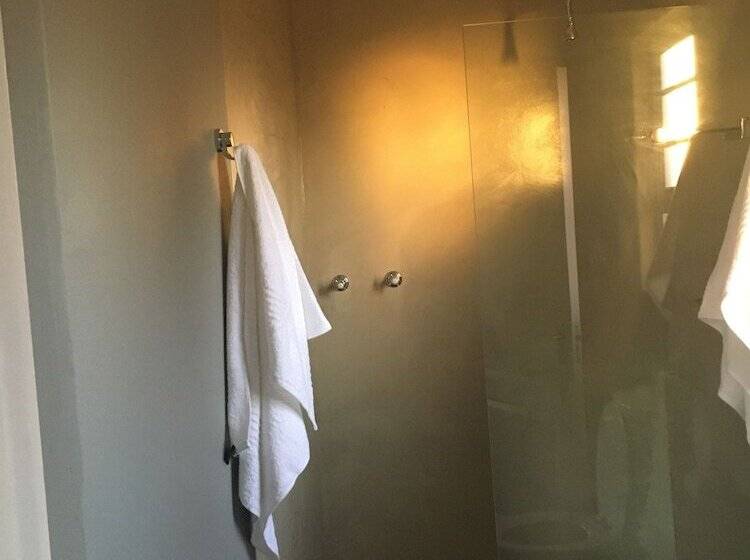 标准间, A Stone S Throw Accommodation