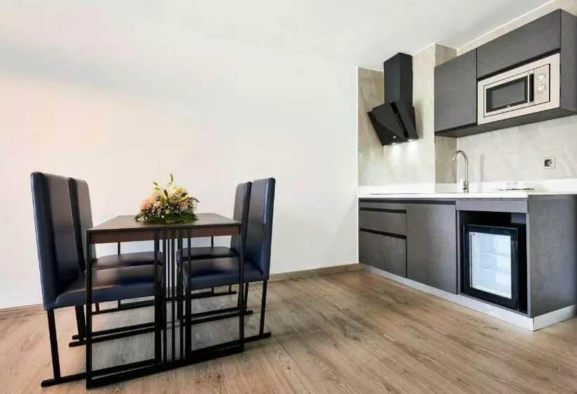 2 Bedroom Deluxe Apartment