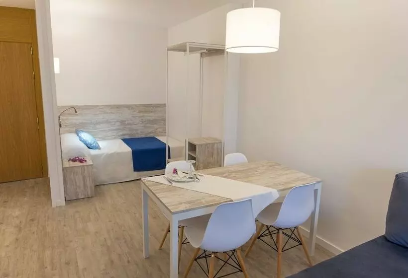 1 Bedroom Apartment with Balcony