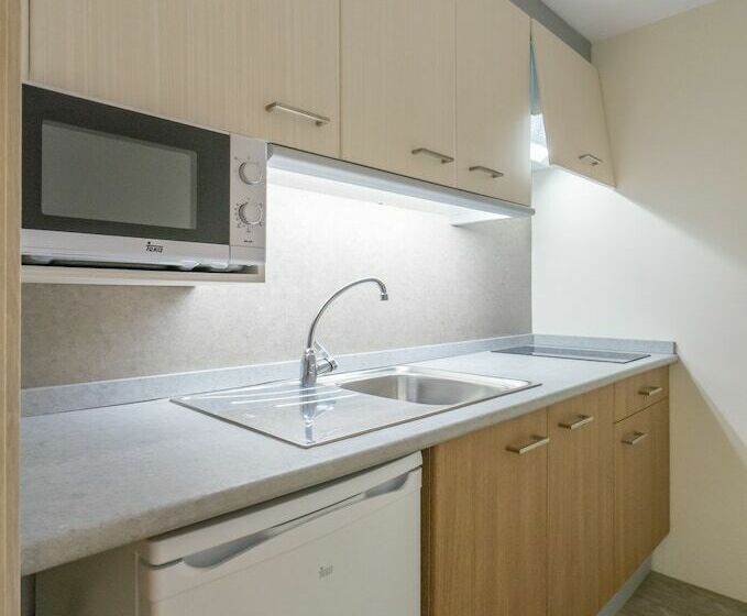 Apartamento 1 Dormitório com Sacada, Bellevue Club