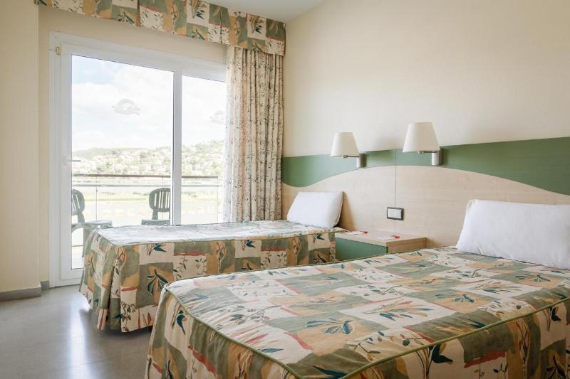 标准三人间, ALEGRIA Caprici Verd 4*SUP