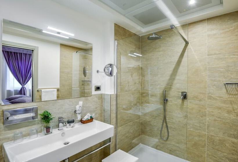 سوییت جونیور, Bologna Airport