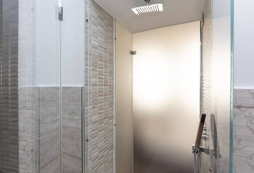 חדר סטנדרט לארבעה, Castellino Roma