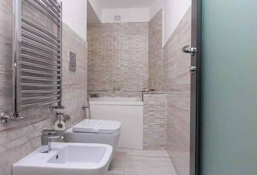 اتاق استاندارد چهار تخته, Castellino Roma