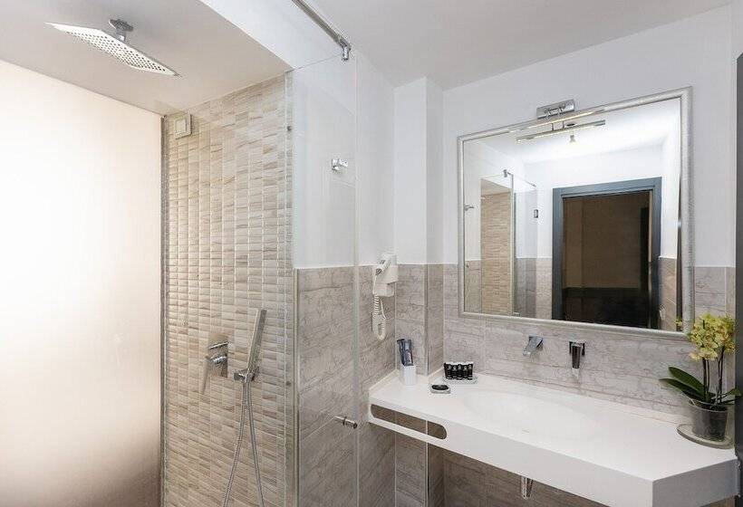 חדר סטנדרט לארבעה, Castellino Roma