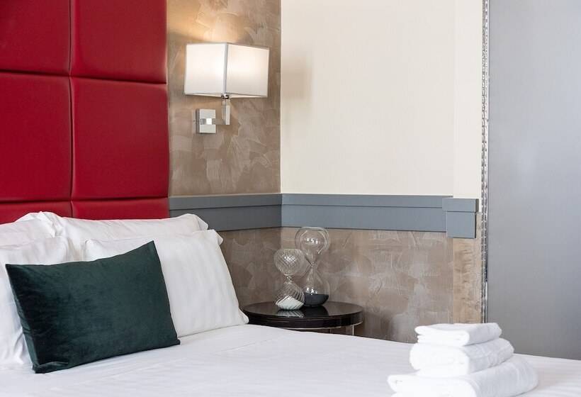 اتاق استاندارد چهار تخته, Castellino Roma