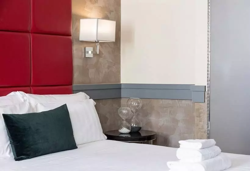 اتاق استاندارد چهار تخته, Castellino Roma