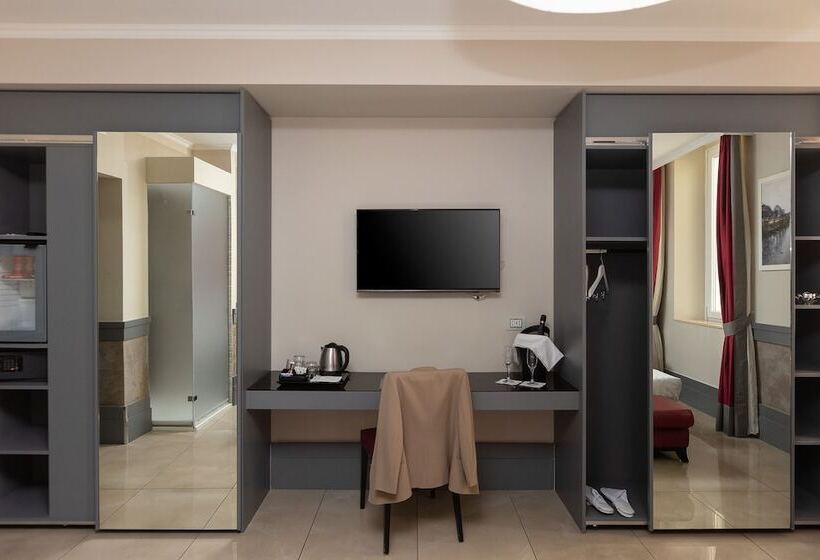 חדר סטנדרט לארבעה, Castellino Roma