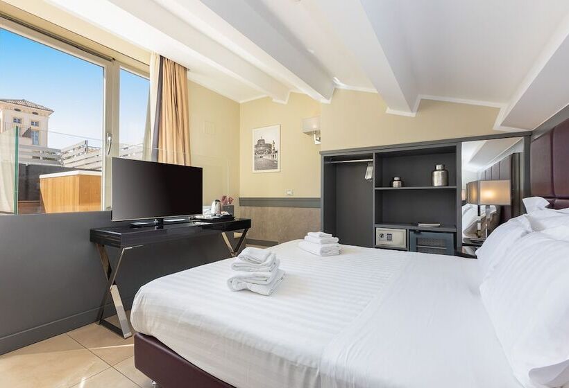 اتاق لوکس با چشم‌انداز شهر, Castellino Roma